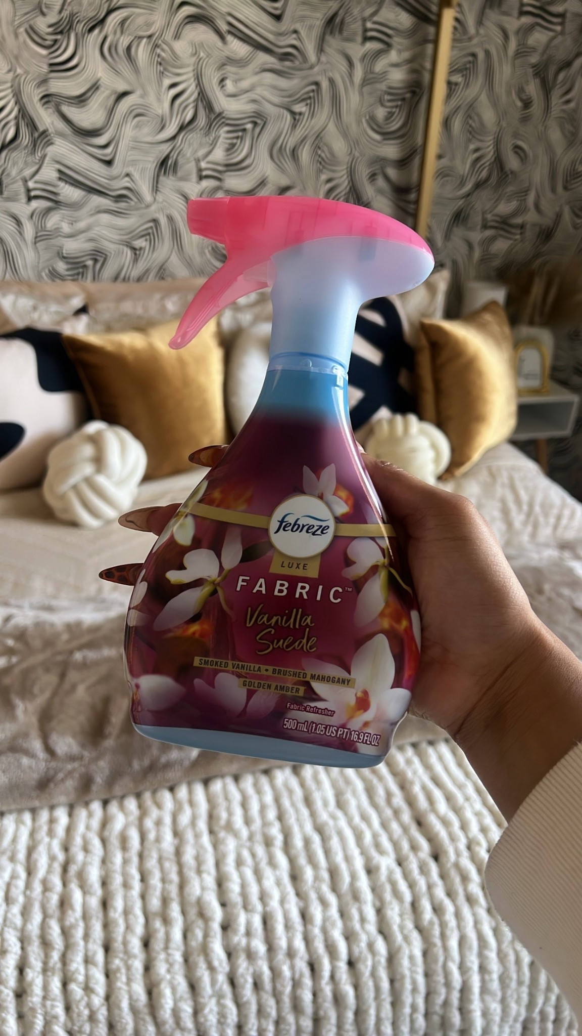 The best vanilla scented fabric refresher! 🤩 