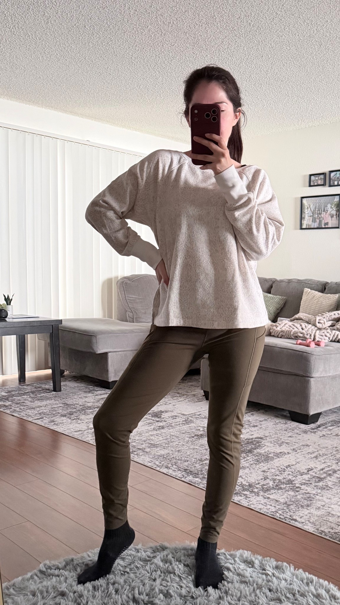 Light workout sesh this cold morning 🧘🏻‍♀️ I’ve had the worst migraine episode and needed to move.
These leggings always keep me warm on cold mornings. I’m not wearing a small but definitely fit me loose and should’ve gone XS.




#LTKfitnessgoals #LTKselfcare #LTKActive