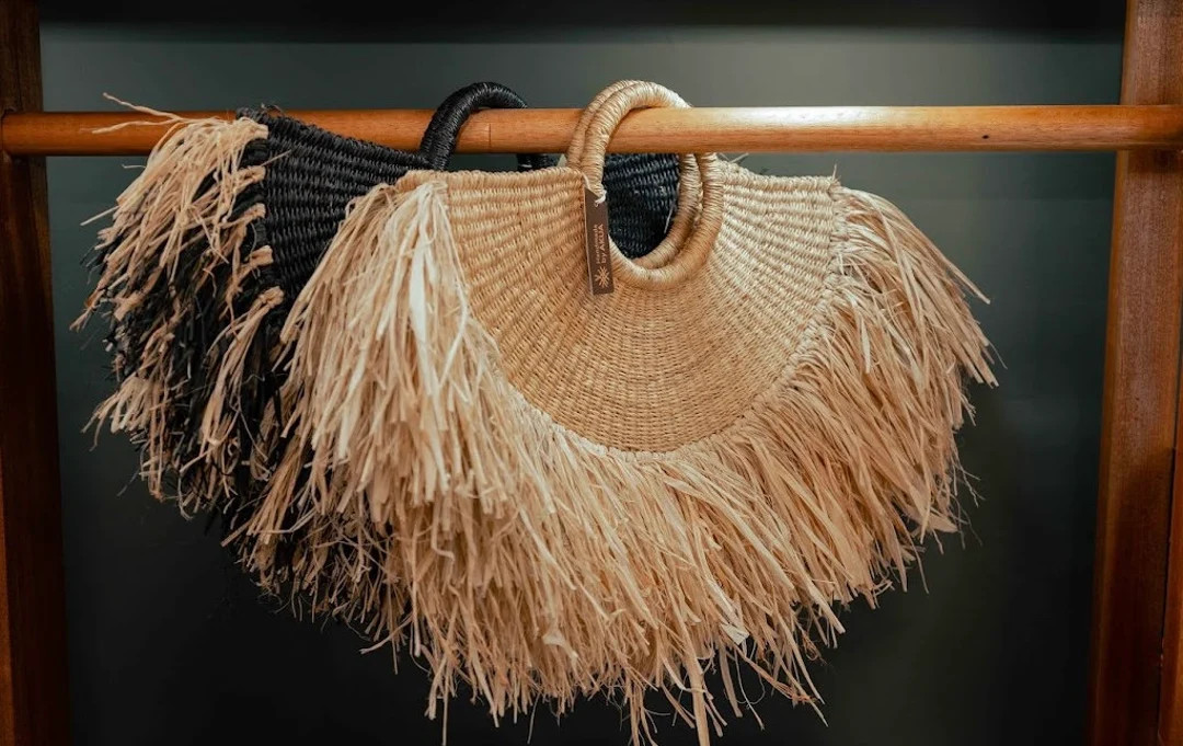 Rafia Beach Bag, Handwoven Straw Bag, Zulu Beach Bag, African Straw Bag, Handmade Straw Bag, - Et... | Etsy (US)
