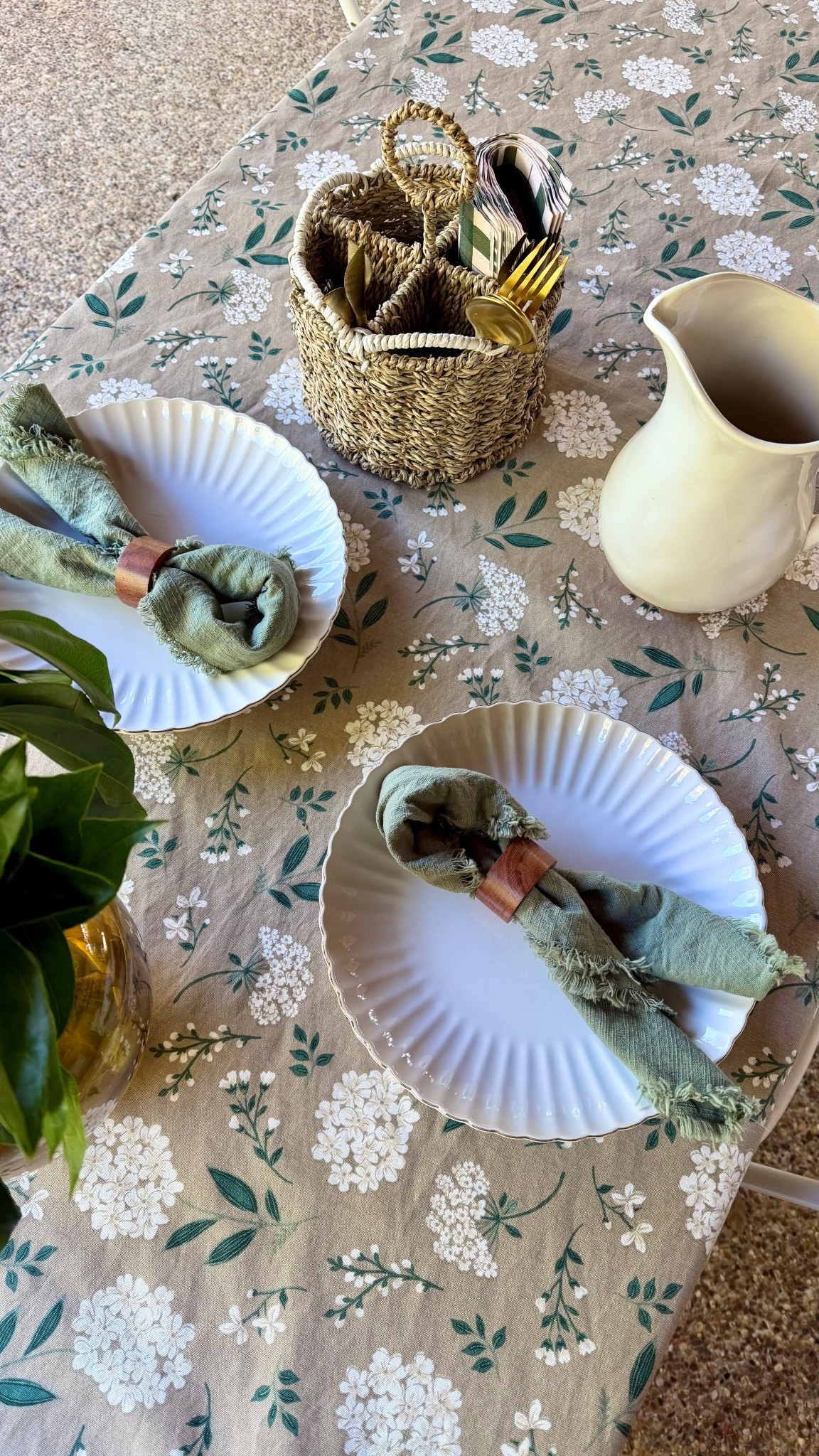 Easter 
Spring Tablescape 
Spring tablecloth 
Scalloped plates 
Wooden napkin rings 
Walmart finds 


#LTKHome