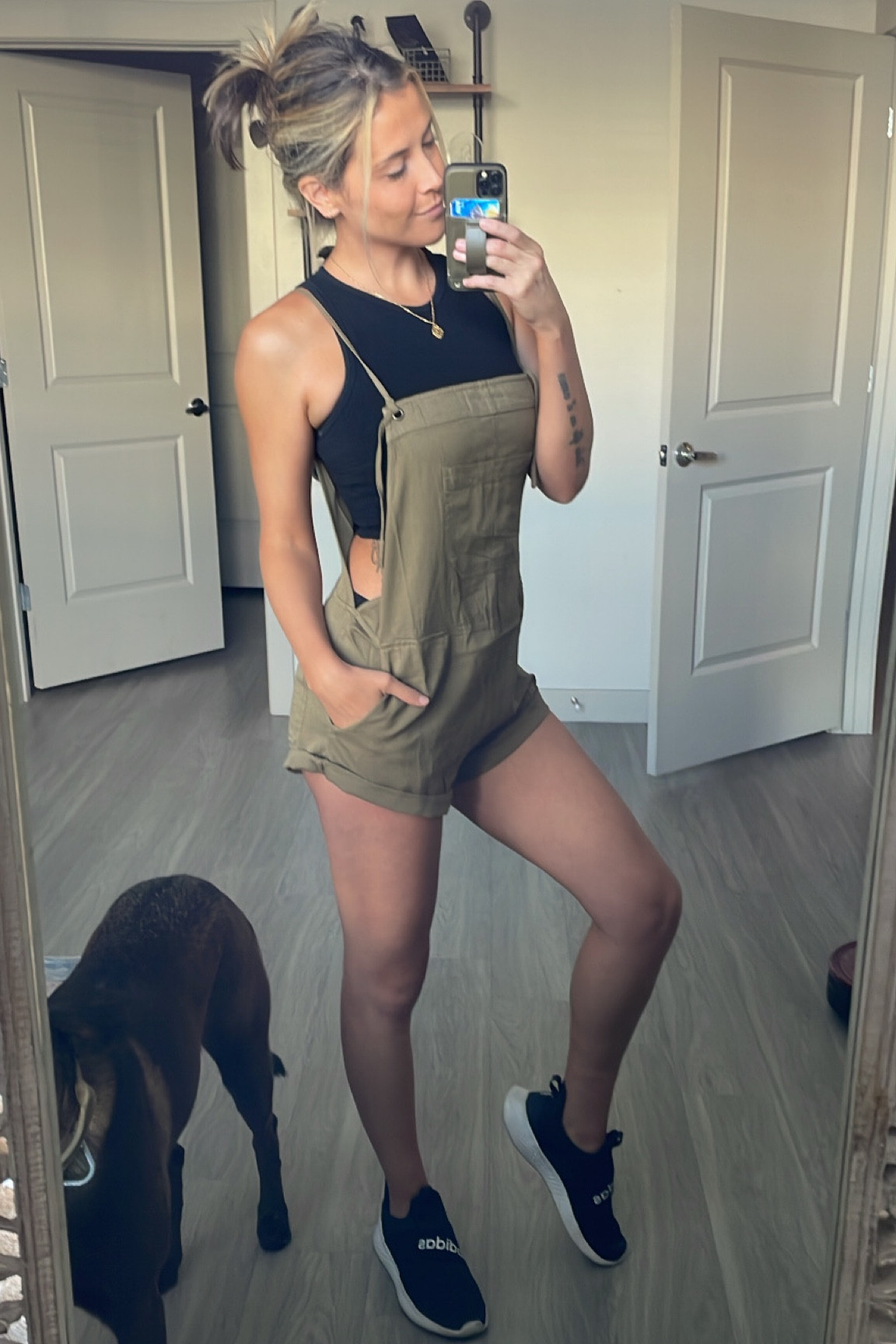 Summer overalls

I got a size Large 

60% cotton and wanted a baggie fit