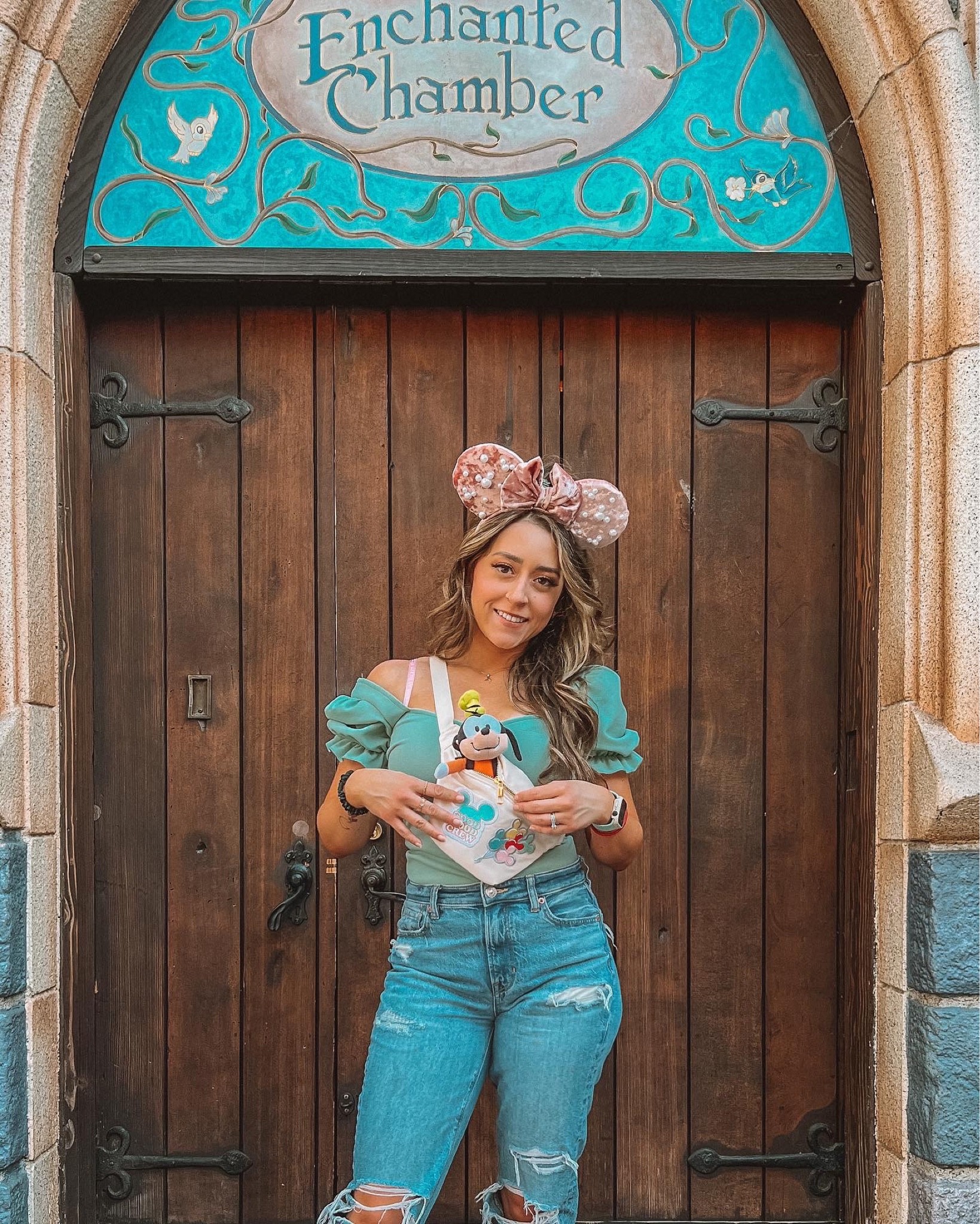 Who doesn’t love a puff sleeve shirt for Disneyland 

#LTKstyletip #LTKSeasonal #LTKworkwear