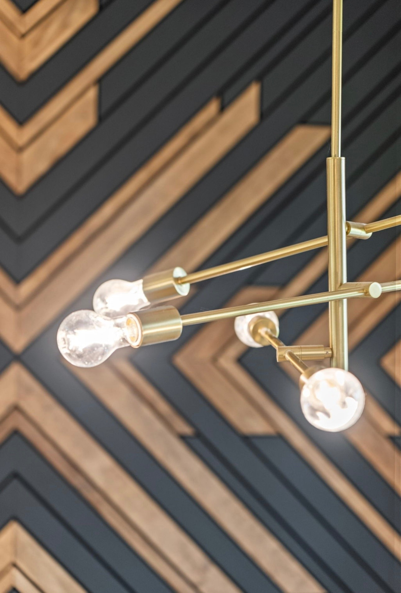Affordable dining room light fixture ✨

#LTKHome #LTKStyleTip #LTKFamily