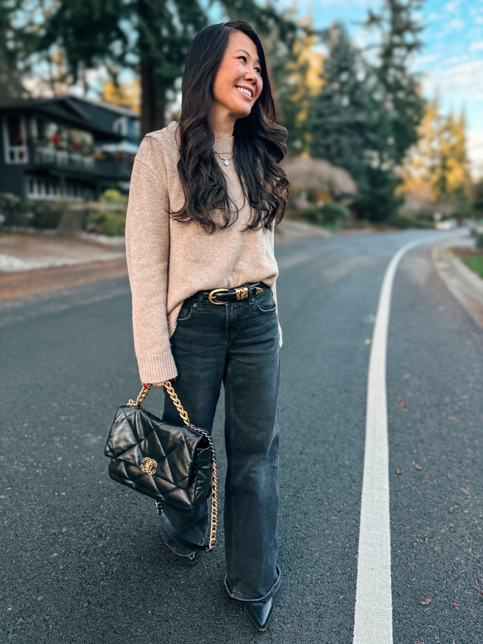 Winter neutrals
Winter casual outfit
Cashmere sweater
Relaxed fit jeans
The jeans run big I sized down 


#LTKFindsUnder100 #LTKPetite #LTKOver40