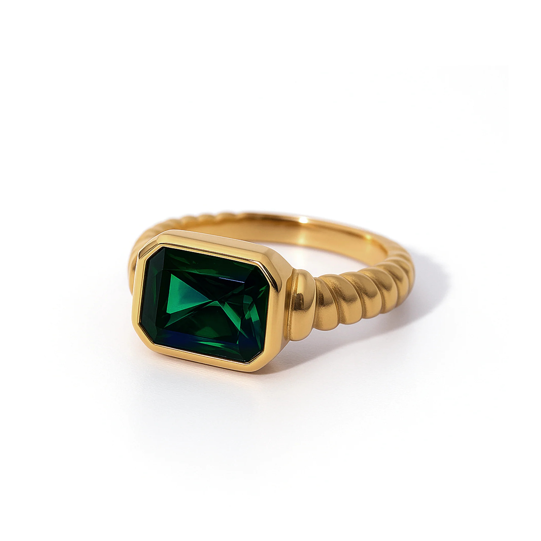 Emerald Ring | SOPHIYA