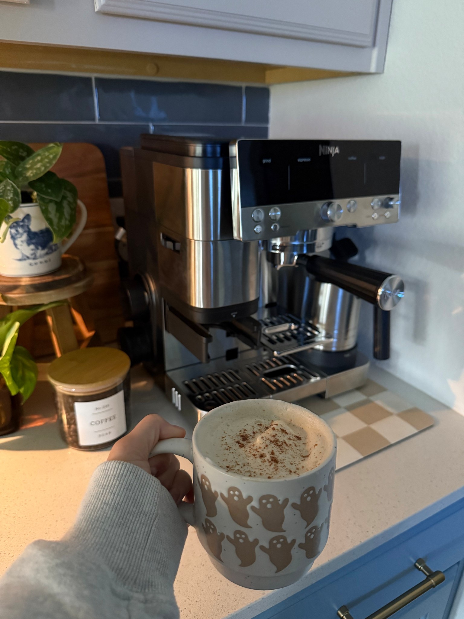 #ninja luxe cafe espresso machine🤩 

#espressomachine #ninja #coffee