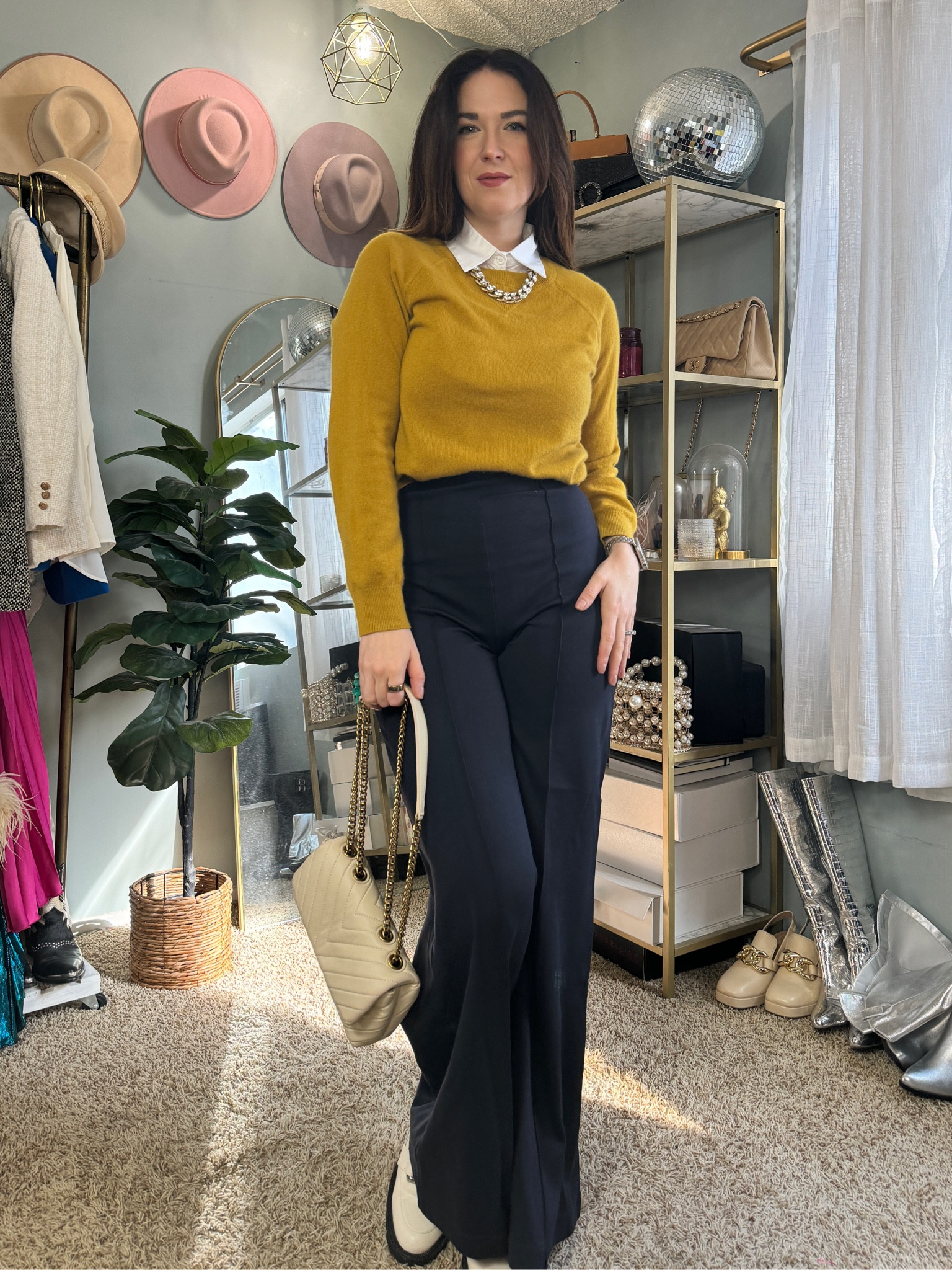 These high waisted wide leg pants are perfection!!! So comfy and flattering!!


Jeans, winter outfit, bedroom, boots, ripley rader pants dupe