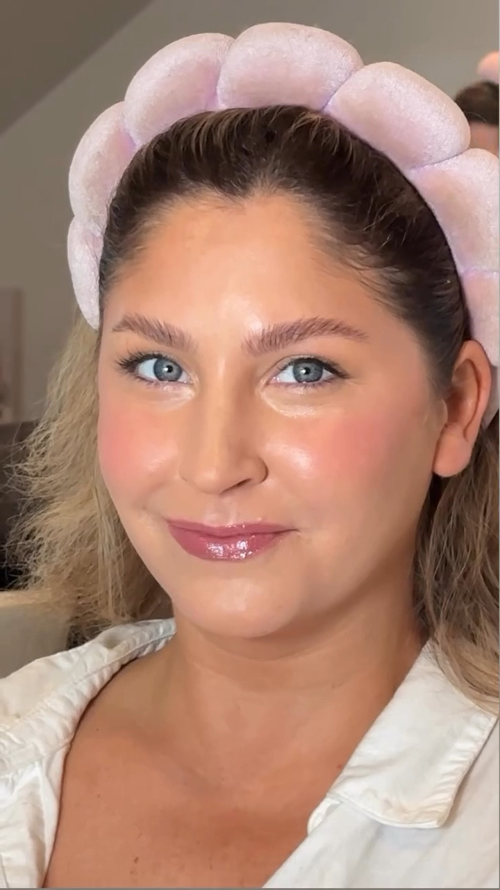 You finally found the bridal makeup you’ve been dreaming of. Effortless, radiant, and so you.

Save this for your big day 💄

@madisonbrynn 
@sophiachristy 
@johnnadye 
@paxonbree 
@brookelboyer 
🎥 @modestmakeupartist

#summerwedding #fallweddings #fall #glowymakeup #cleanmakeup #makeupartist #FallPicks

#LTKHome #LTKWedding #LTKBeauty