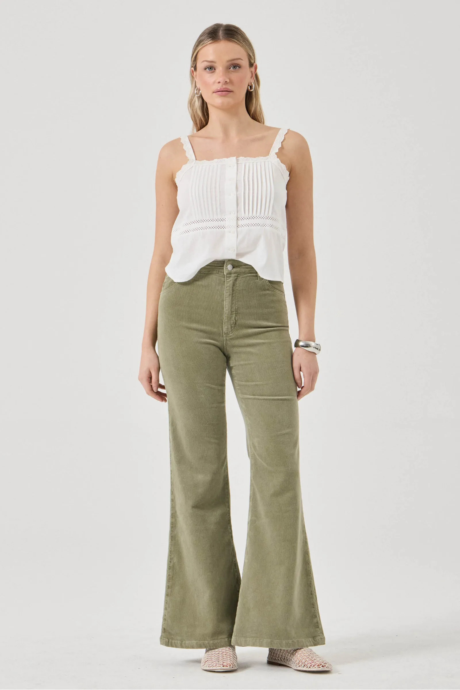 Eastcoast Flare Baby Cord - Olive | Rolla's Jeans US/CAN