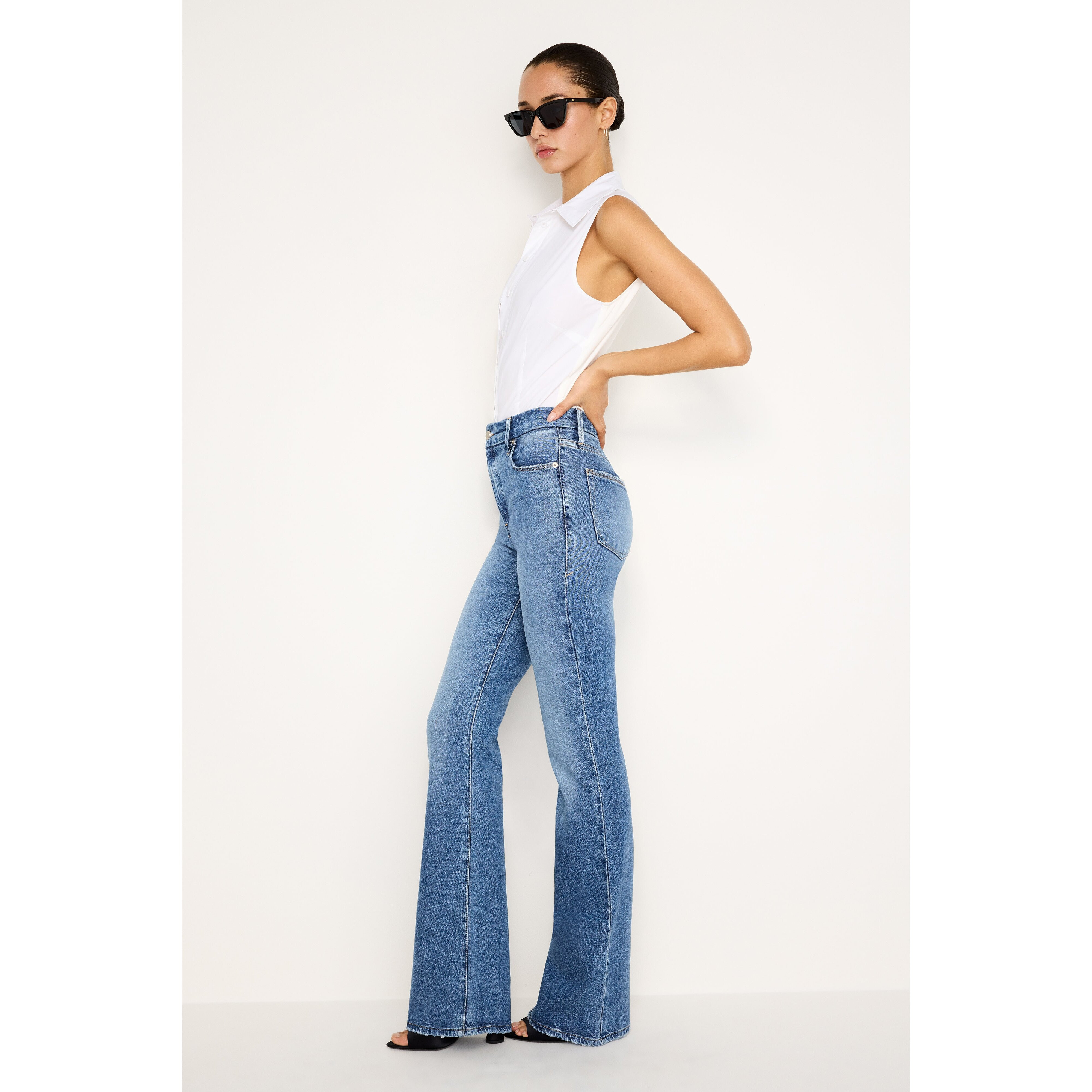 Women's Soft-Tech Good Classic Slim Bootcut Jeans | Indigo, Size 18 Plus | Good American by Khlo� Kardashian | Good American