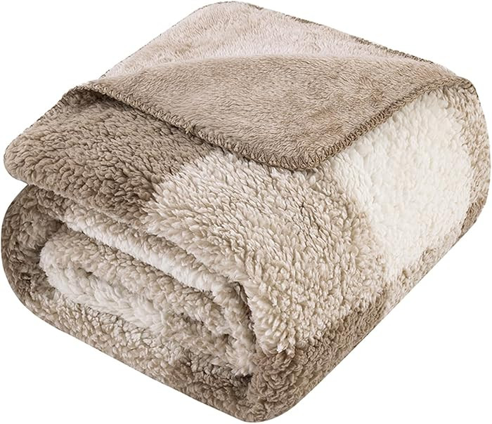 LURKA Checkered Sherpa Fleece Queen-Size Bed Blanket - Extra Thick and Warm Winter Soft Fuzzy Plu... | Amazon (US)