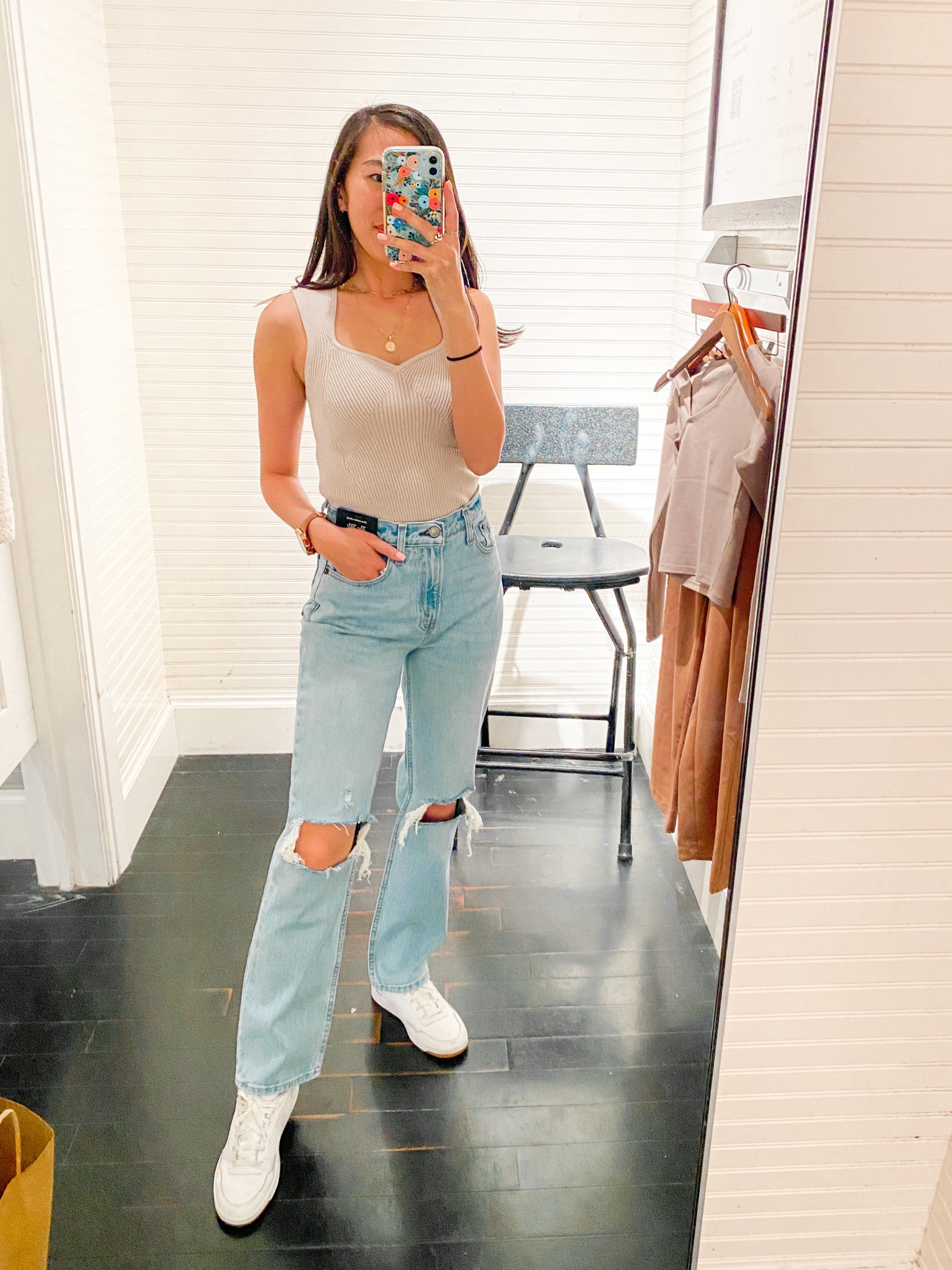 Top (XS), jeans (25 short), Abercrombie sale, straight leg jeans, Abercrombie jeans, spring outfit, spring fashion 



#LTKSeasonal #LTKSale #LTKsalealert