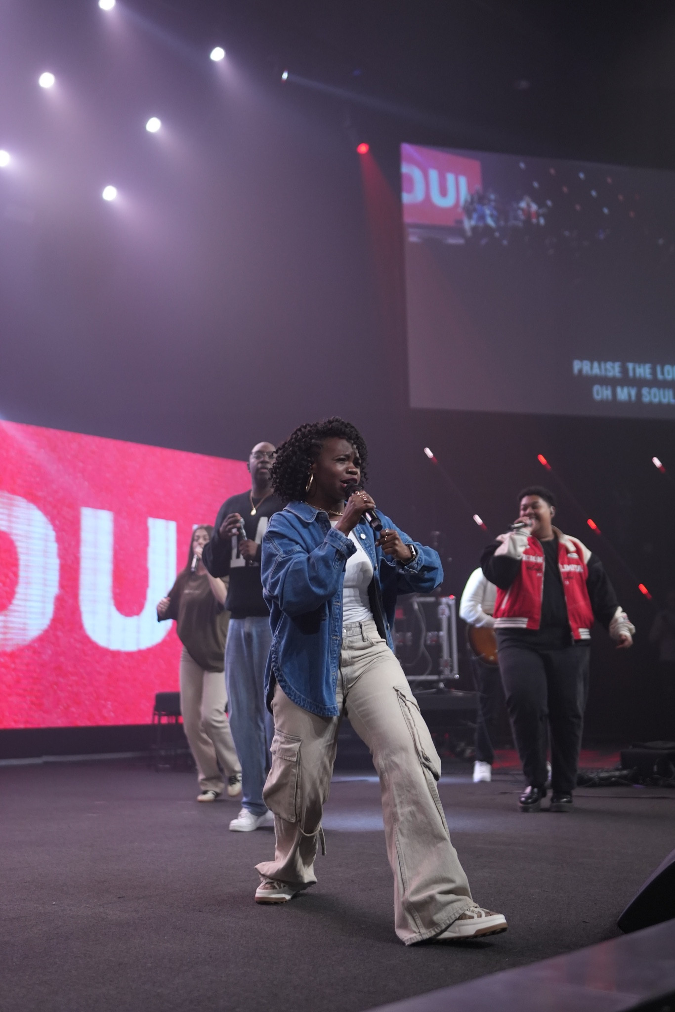 Denim and Cream 🤍

Jeans are Zara, I’m wearing a 4
MID-RISE TRF CARGO JEANS

#LTKshoecrush #LTKstyletip #LTKworkwear