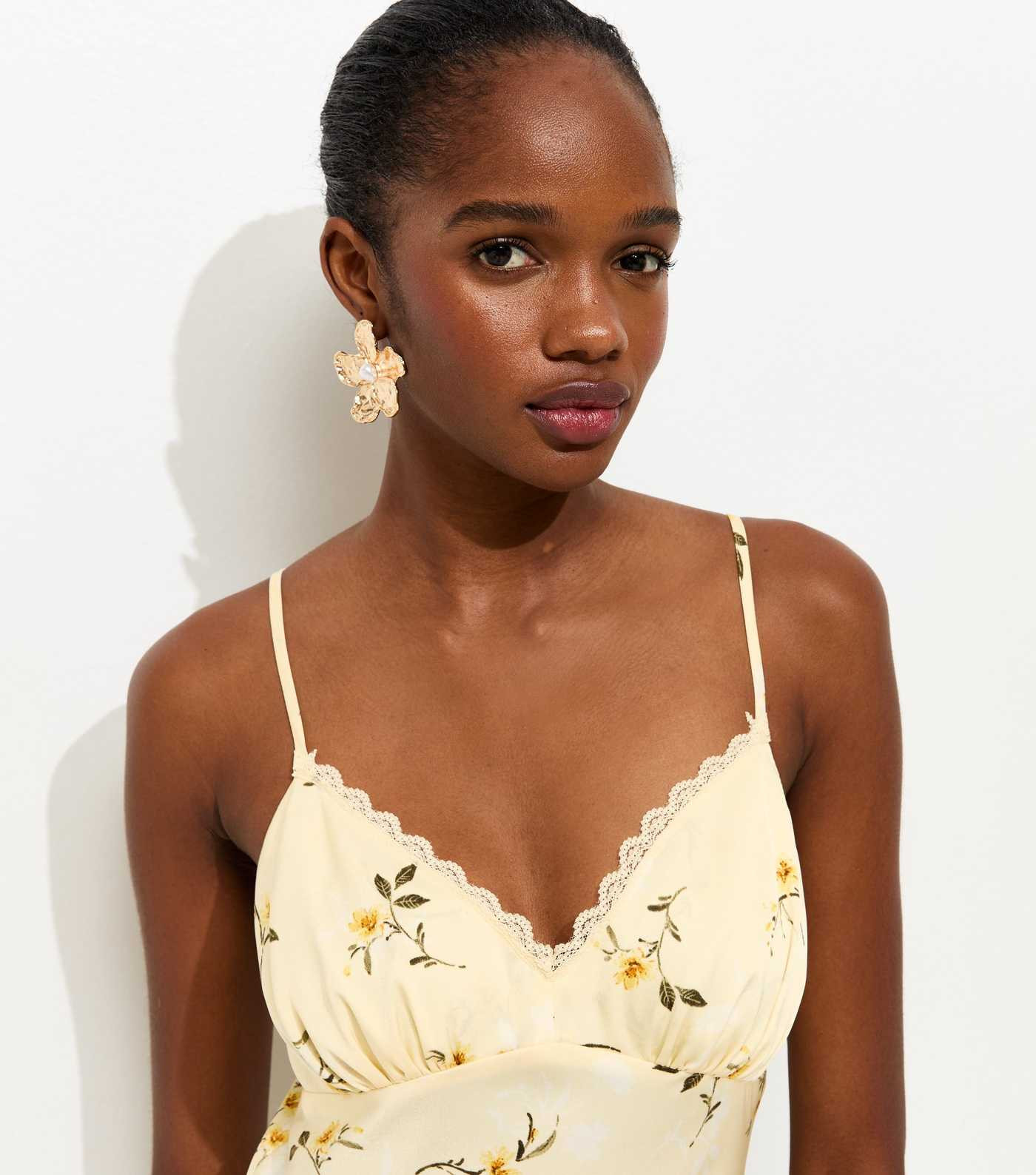 Yellow Daisy Print Lace Trimmed Satin Midi Dress | New Look | New Look (UK)