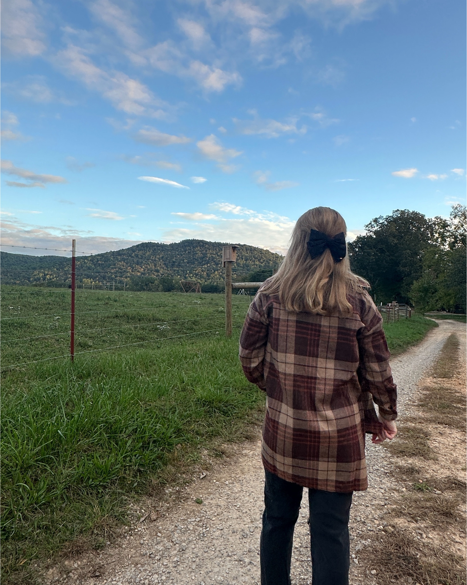 This brown plaid flannel is longer in the back and perfect for leggings! Would be so cute for dressing comfy on thanksgiving 🤎

#LTKGiftGuide #LTKFindsUnder50 #LTKHoliday