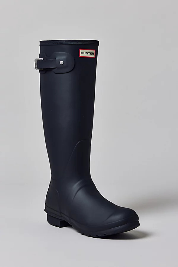 Hunter Original Tall Rain Boot in Black, Women's at Urban Outfitters | Urban Outfitters (US and RoW)
