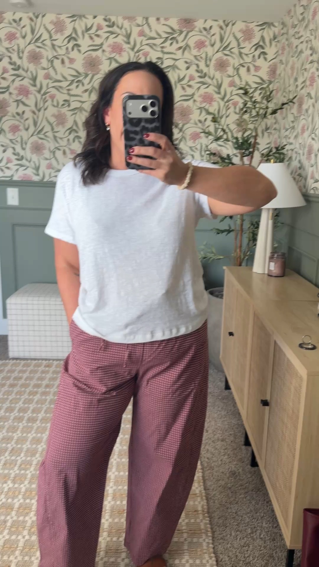 Adorable twill barrel pants from Abercrombie! Comfy and cozy for the fall season! They do run a little big I ordered a large and probably should have gotten a medium in these 🫶🏻🤎♥️

#LTKootd #LTKMidsize #LTKSeasonal