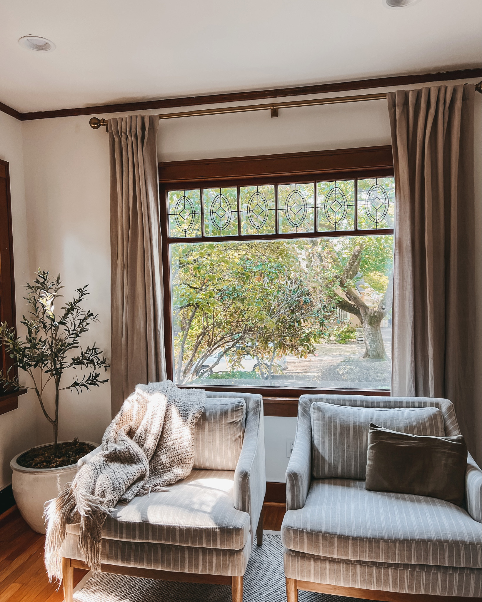 Cozy living room. Ready for colder temps! 🍂🥃☕️
/
Studio McGee 
Target
Pottery Barn 

#LTKhome #LTKstyletip #LTKSeasonal