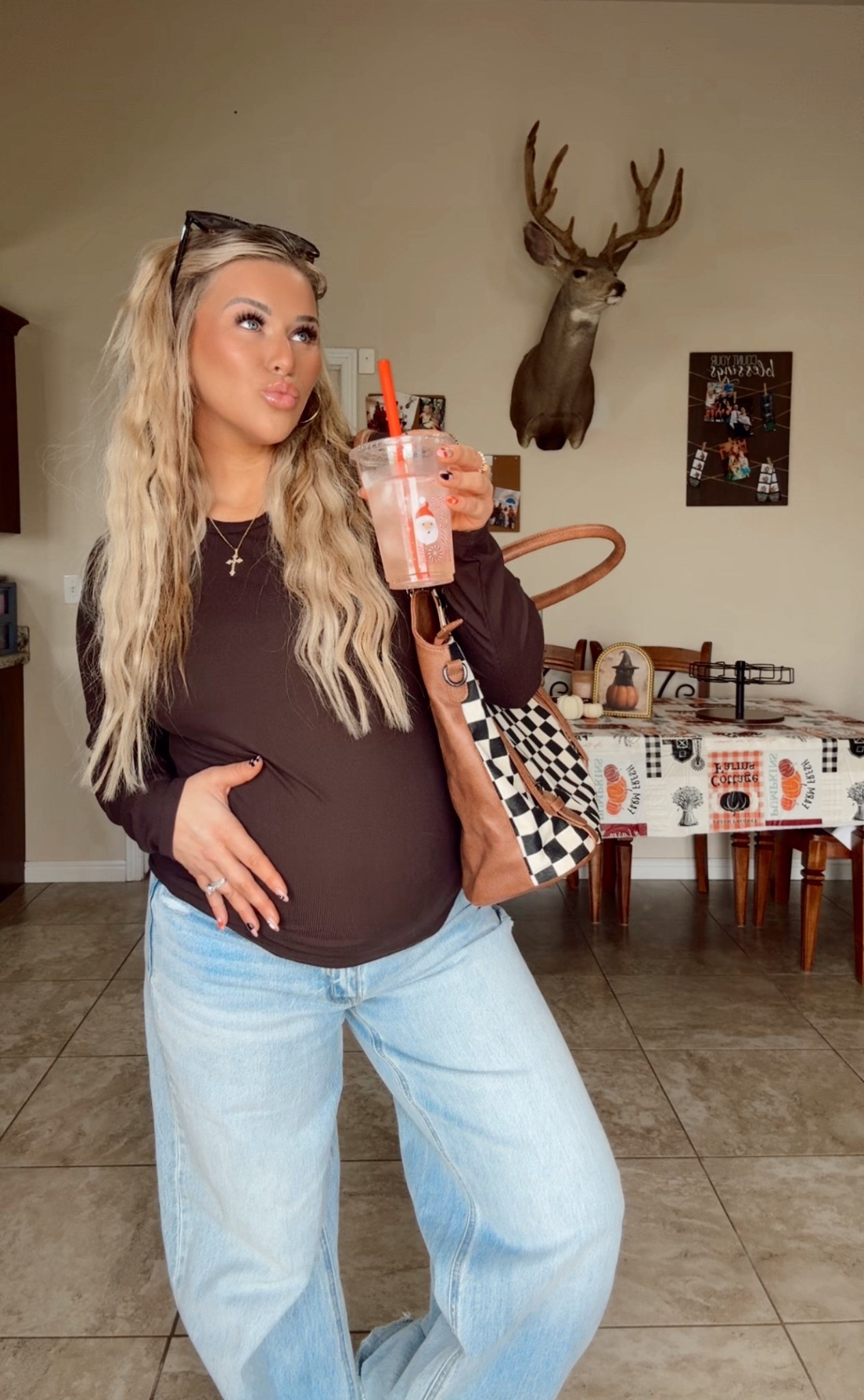 Super stretch tops and these maternity jeans are a staple.!! #utah #kyygirl #ltk #maternity 