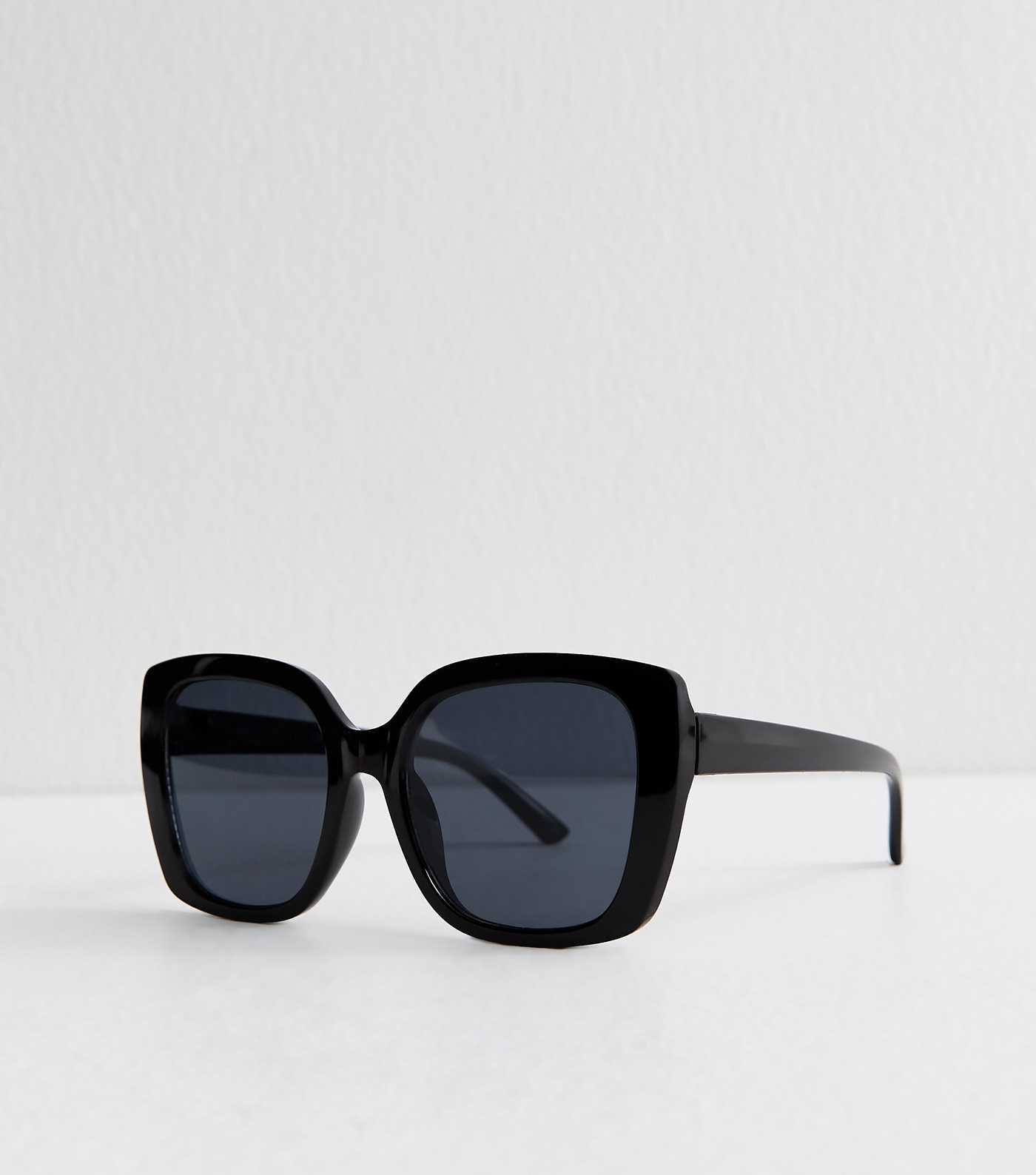 Black Chunky D Frame Sunglasses | New Look | New Look (UK)