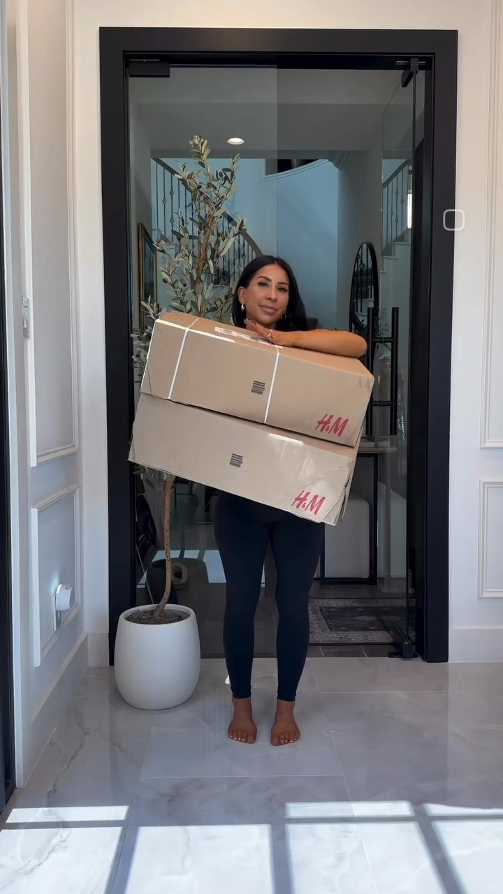 H&M fall try on haul part 1

Fall fashion
Fall 
Fall outfits 
Fall outfit inspo 
H&M 
Tryon haul 
Fashion 

#LTKFindsUnder50 #LTKStyleTip #LTKFallSale