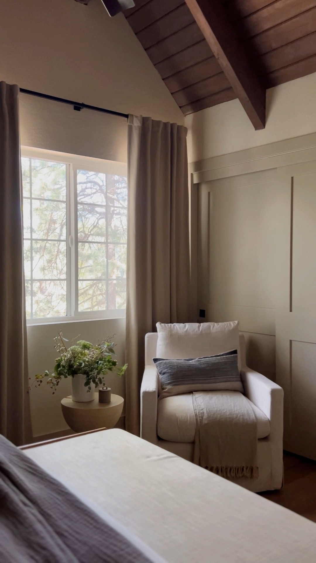 like a ☁️ 

I’ve always loved the Brynn Feather Filled Furniture collection from World Market. The feather-fill, classic design, and creamy stain-resistant performance fabric 👌🏼👌🏼👌🏼 This chair and matching sofa are perfect for any living room or cozy corner of your home! 

#LTKSeasonal #LTKsalealert #LTKhome