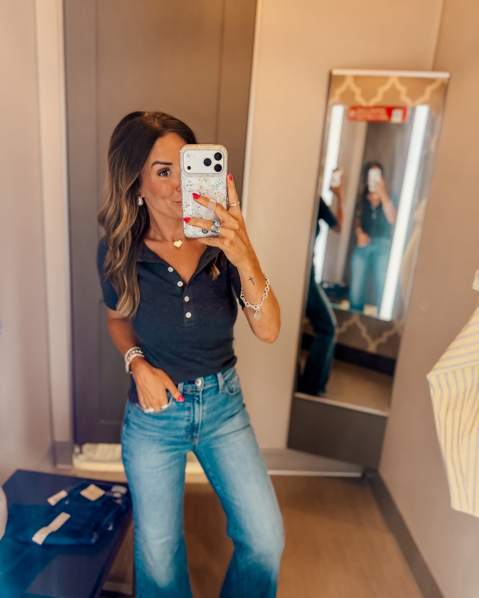 I’m 5”6, usually a 0-2, XS.

Jeans: 0 Regular
Button Tee: XS
Brown Top: XS
Burgundy Top: Large (I sized up)
Mauve Top: Medium (sized up also)

#LTKdayinmylife #LTKgrwm #LTKootd