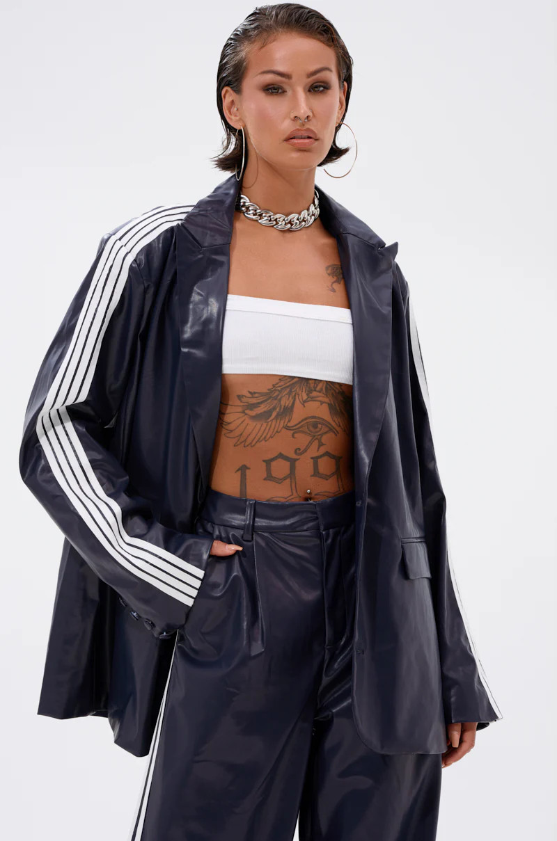 DAYTIME LOVIN OVERSIZED BLAZER IN NAVY | AKIRA