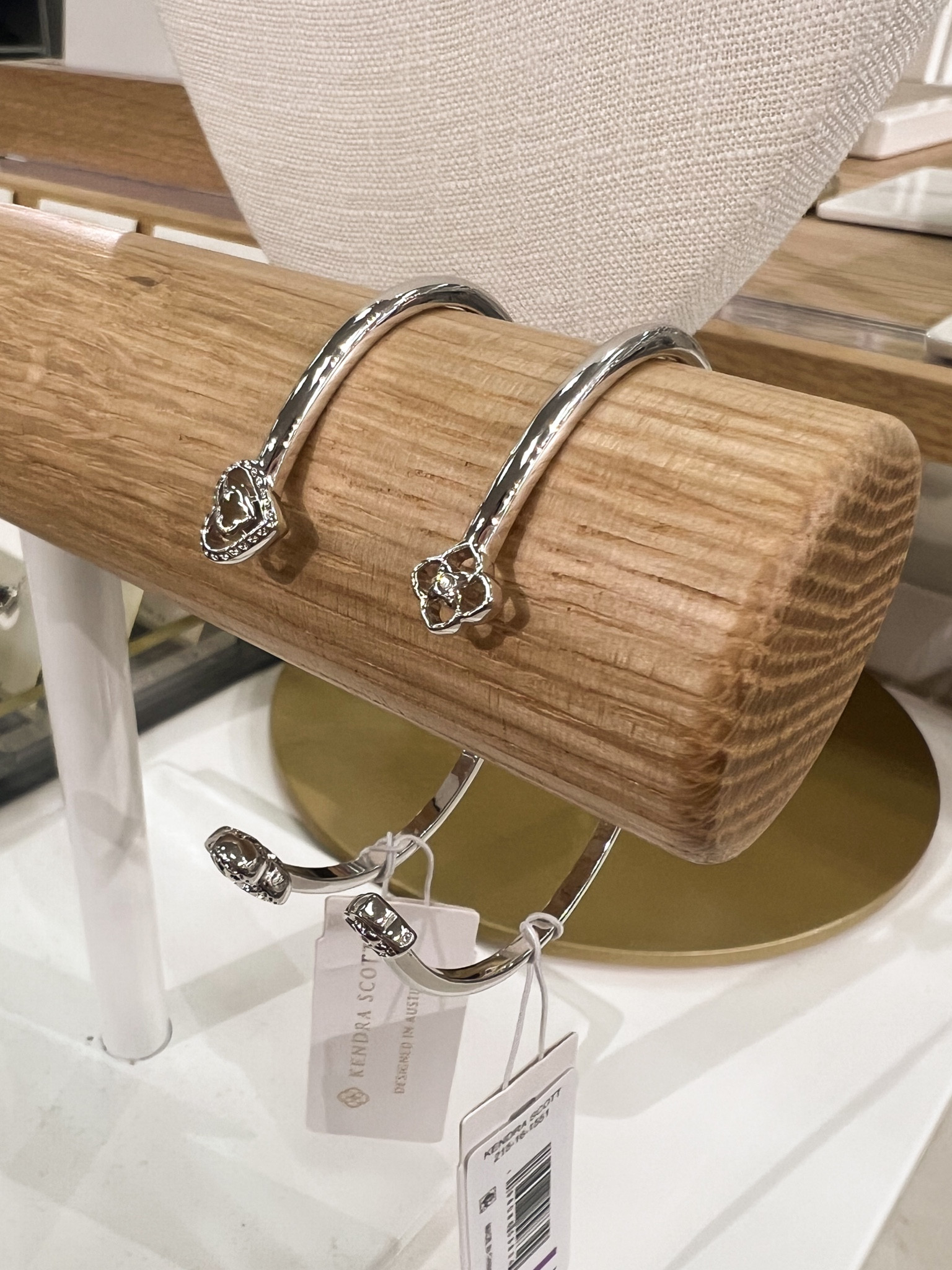 Kendra Scott Jewelry line is now at Target and just in time for the Holidays 🎄❤️ 

These green earrings are perfect for the season and would make a great gift to anyone 🎁

KendraScott, Target finds , Jewelry Love
BrandiKimberlyStyle, shopping finds 

#LTKHoliday #LTKSeasonal #LTKGiftGuide