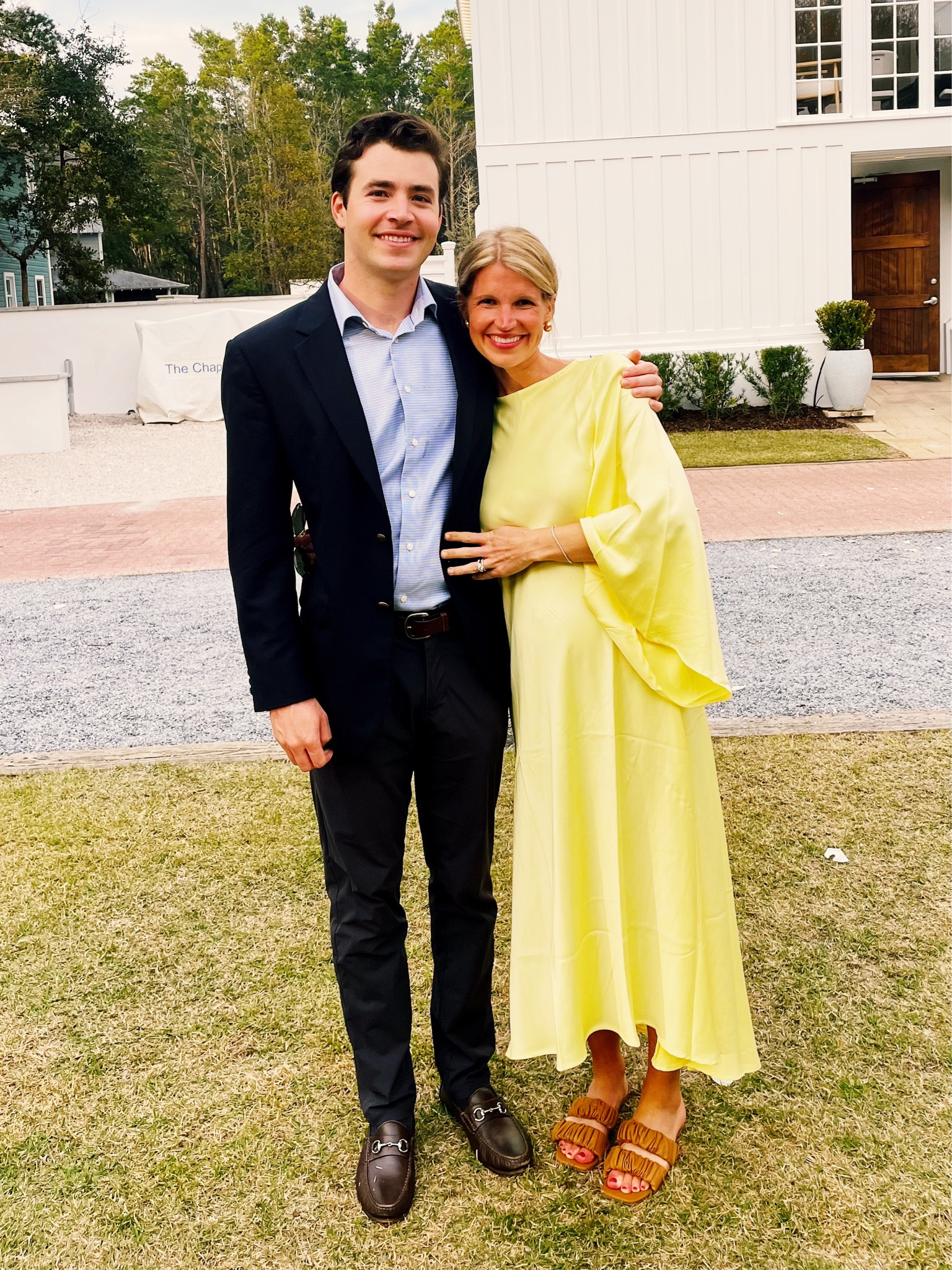 Yellow silk wedding guest dress! Under $200!

Maternity wedding guest dresses, silk dress with sleeves , wedding guest dresses under $200, yellow dresses 

#LTKwedding #LTKSeasonal #LTKbump