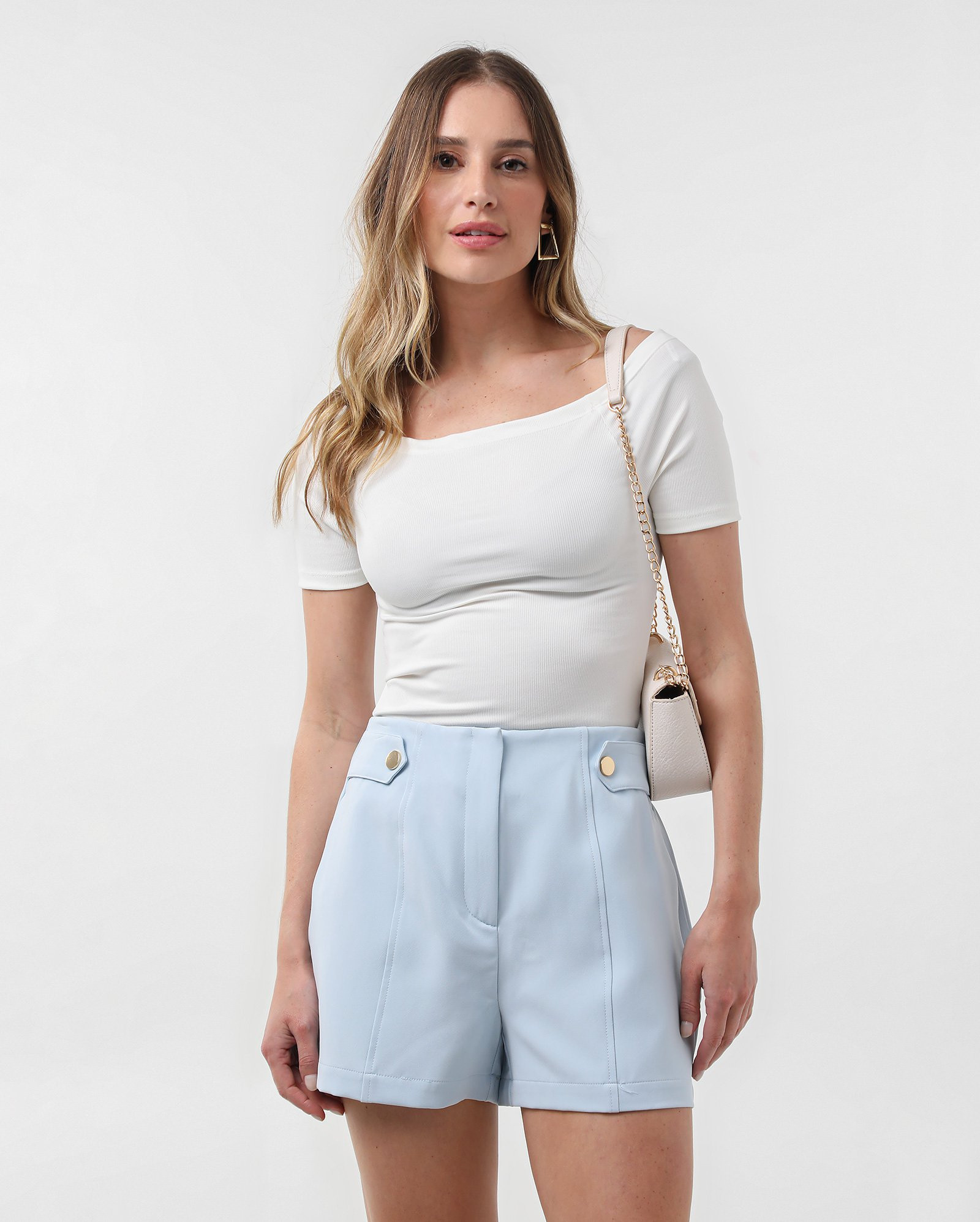 Short feminino cintura alta Chris com botões laterais - Azul Claro | AK by Riachuelo | Riachuelo (BR)