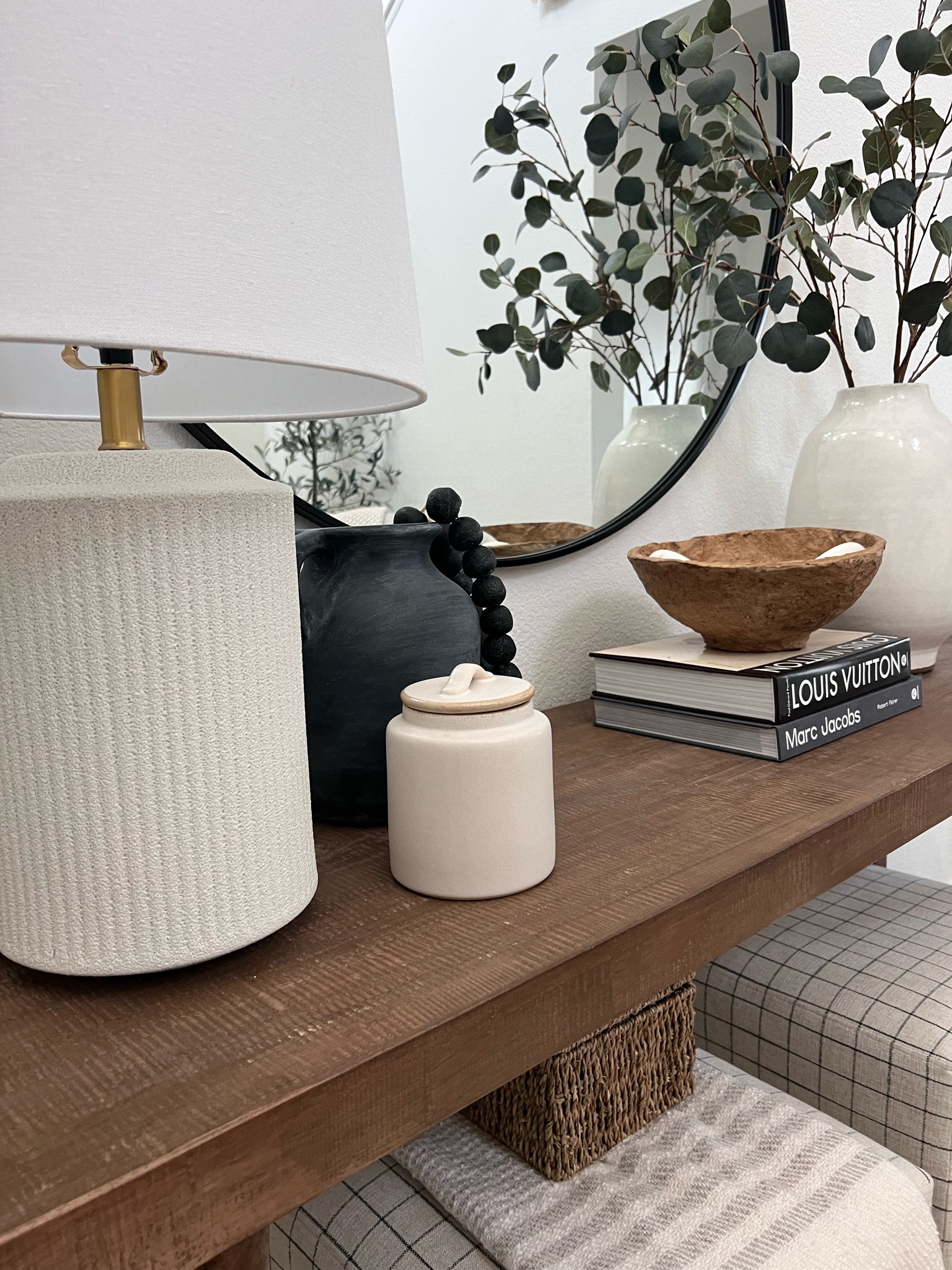 Restyled my entryway, and I am absolutely loving the simplicity of all the home Decour in neutral pieces.

Entryway table. Studio McGee McGee & co. Neutral home decor 

#LTKhome #LTKunder100 #LTKFind