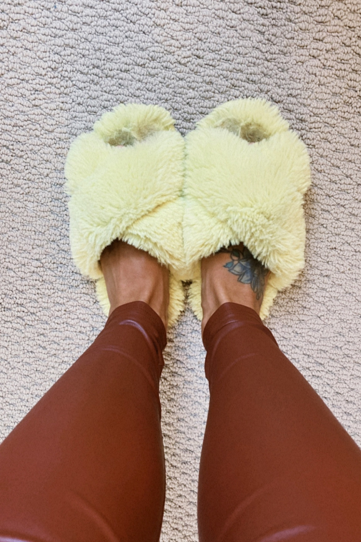 Melhor pantufa da vida ✨

#LTKSeasonal