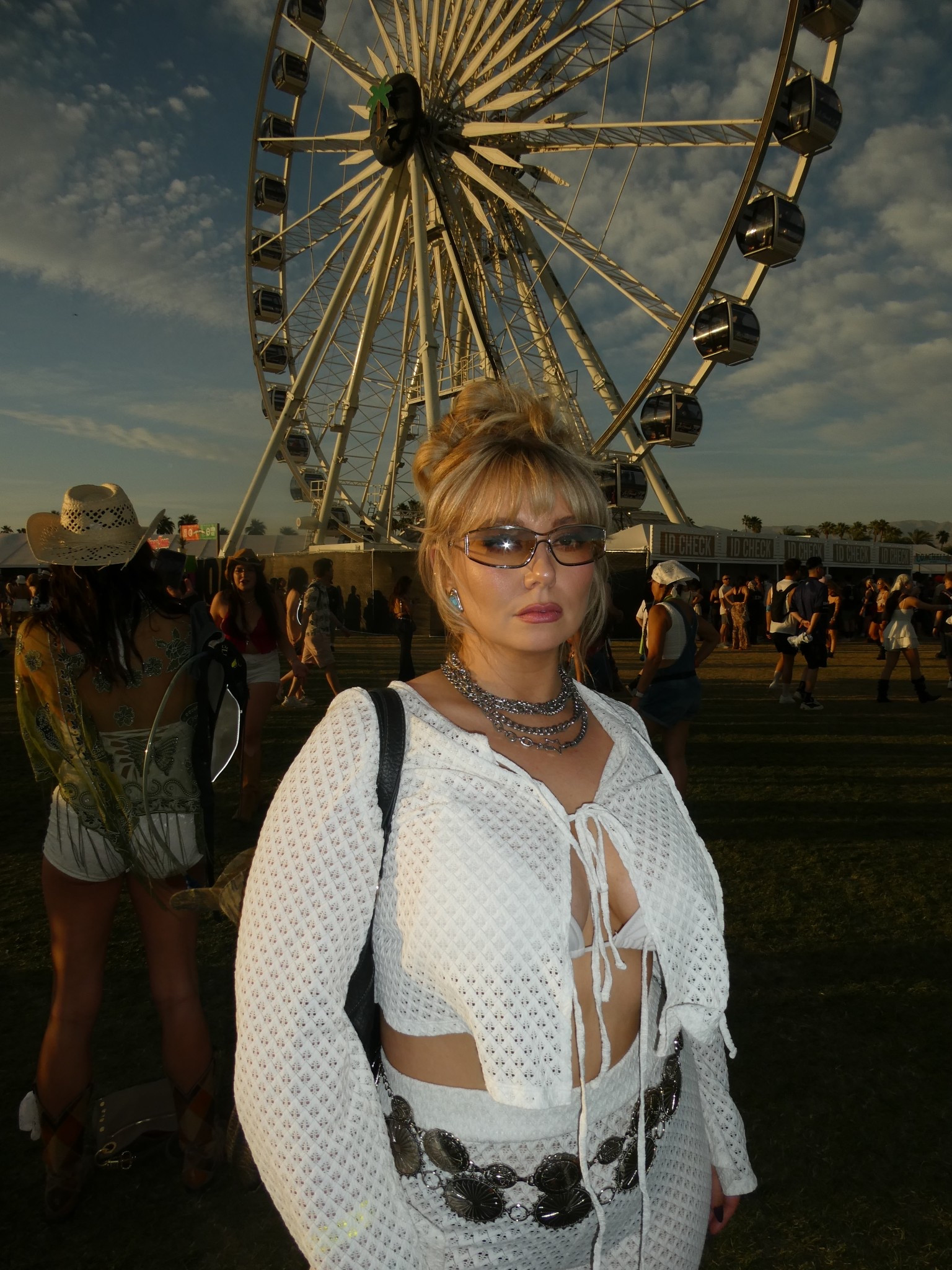 Coachella Day Two!!

#LTKSeasonal #LTKMidsize #LTKFestival