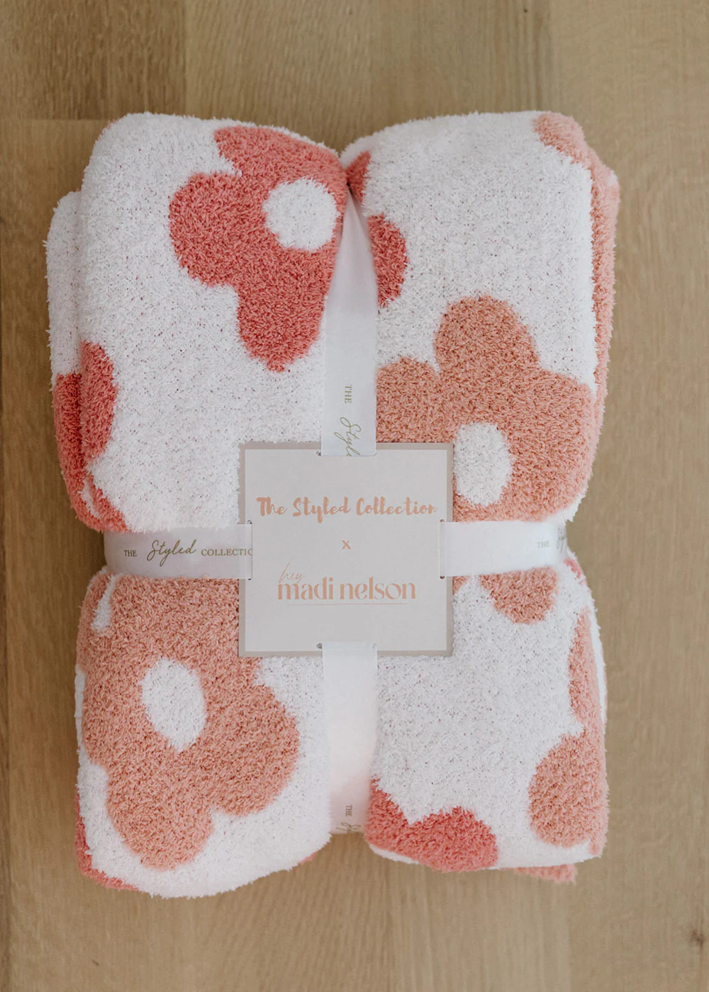 TSC x Madi Nelson: Daisies in Bloom Buttery Blanket | The Styled Collection
