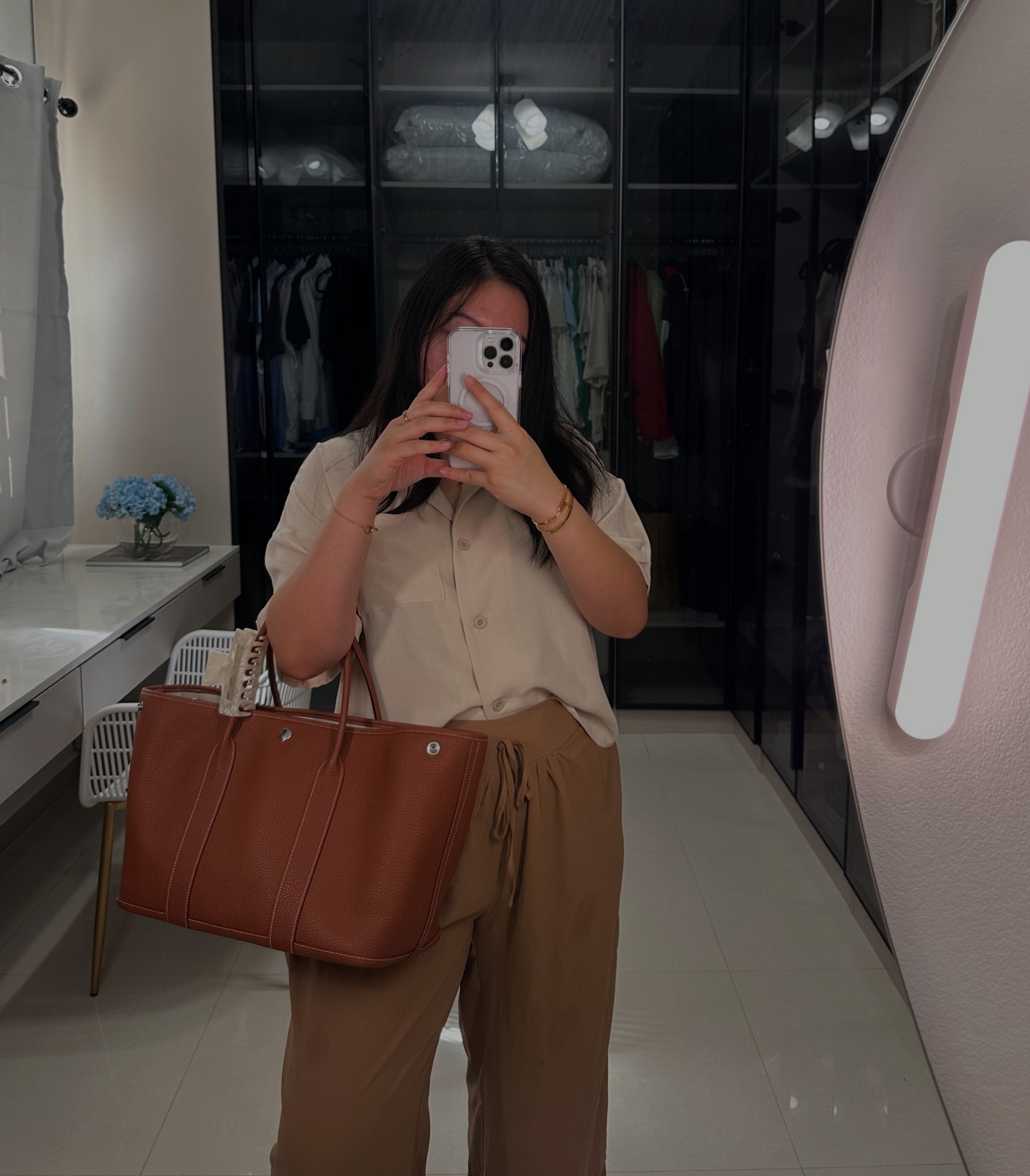 Casual Outfit Idea



#LTKWorkwear #LTKSummerEdit #LTKStyleTip