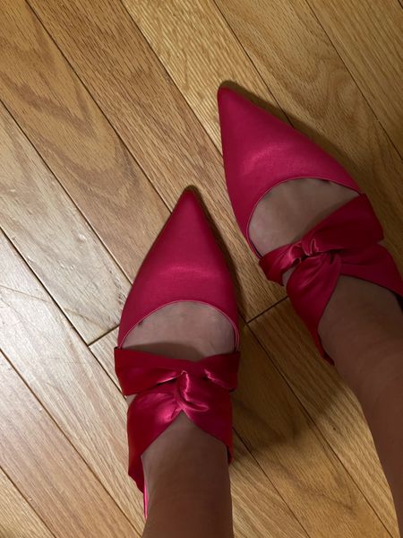 Beautiful pink sateen slides with leather lining. Half size up. These are on a huge sale at Anthropologie

Summer sandals pink sandals 


#LTKtravel #LTKFind #LTKunder50