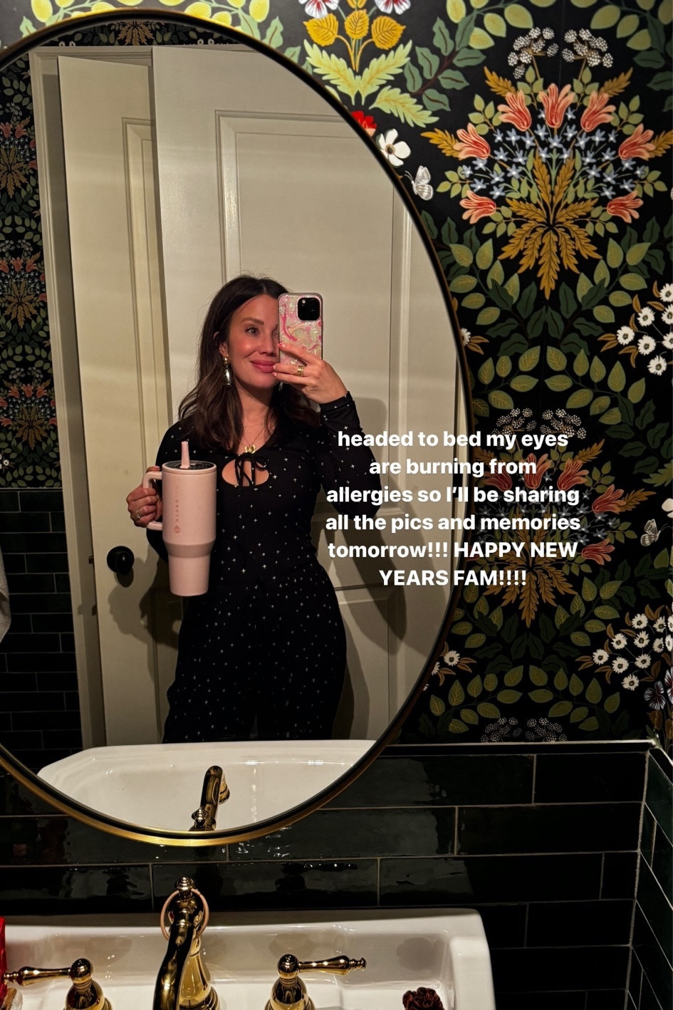 My NYE Skims cozy outfit!!! Ordered in red too, and I’ll link both ❤️❤️red is on sale!!

#LTKsalealert #LTKstyletip