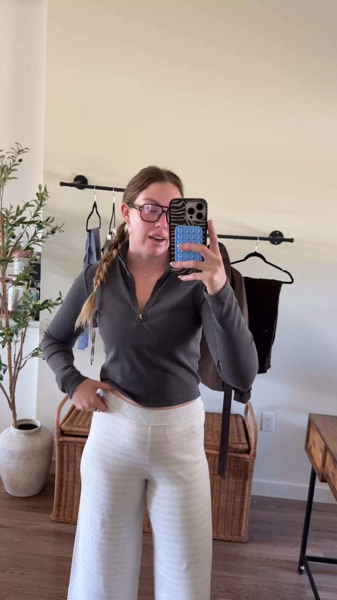 Aerie and American Eagle haul! Wearing a medium in top and small tall in bottoms! I’m 5’10