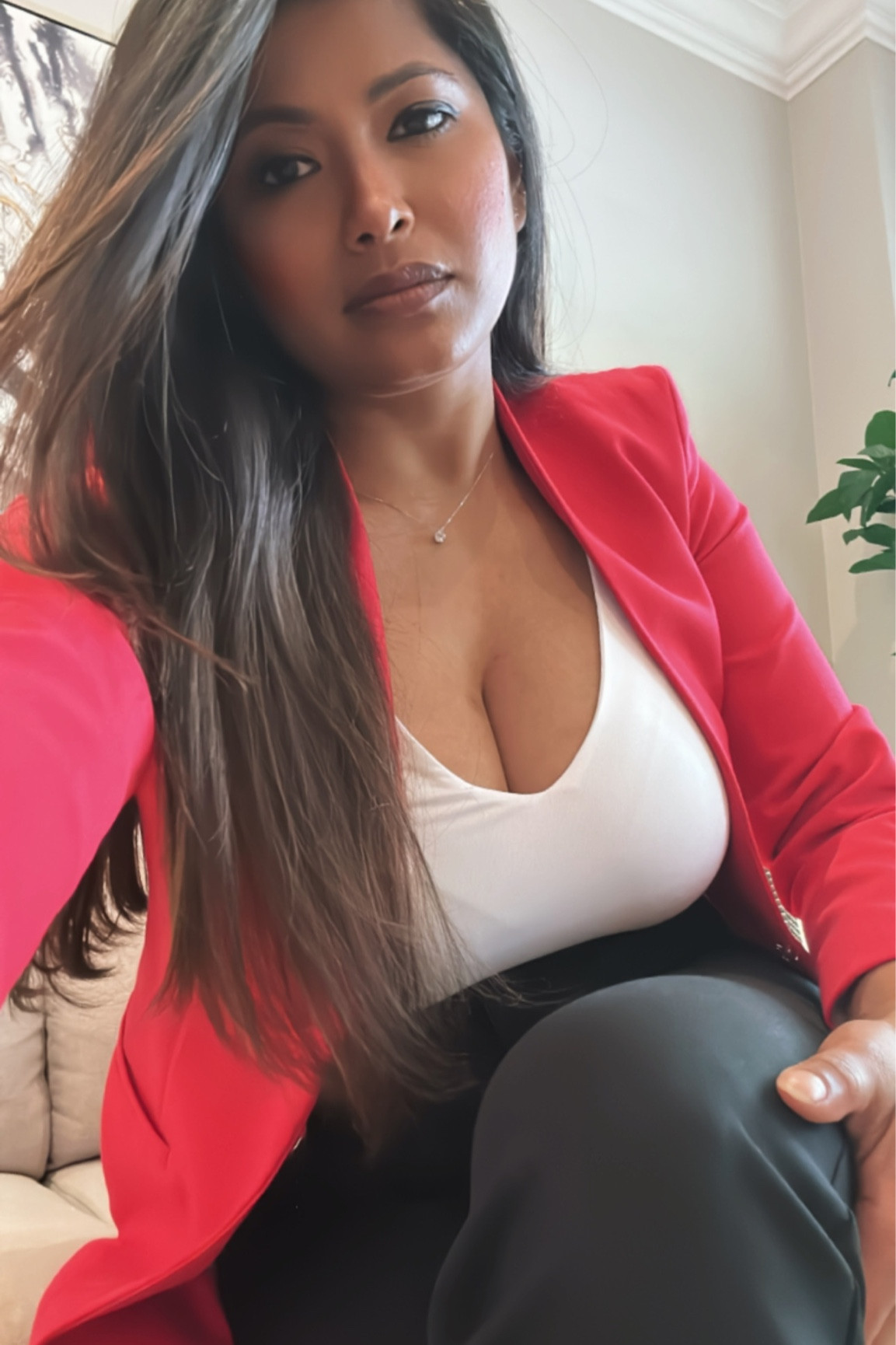 Let’s make real estate a reality 🪧

#LTKfit #LTKworkwear #LTKstyletip