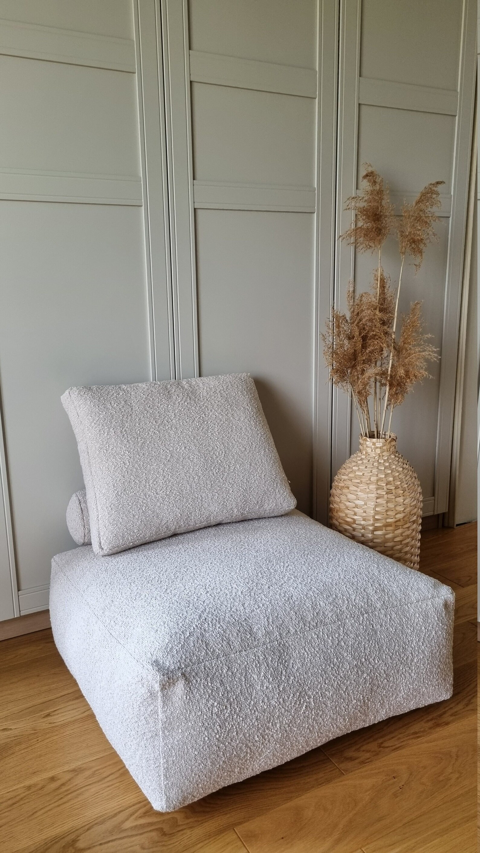 Boucle floor cushion, ottoman, footstool, boho floor cushion, Moroccan ottoman + cushion+ roller ... | Etsy (NL)