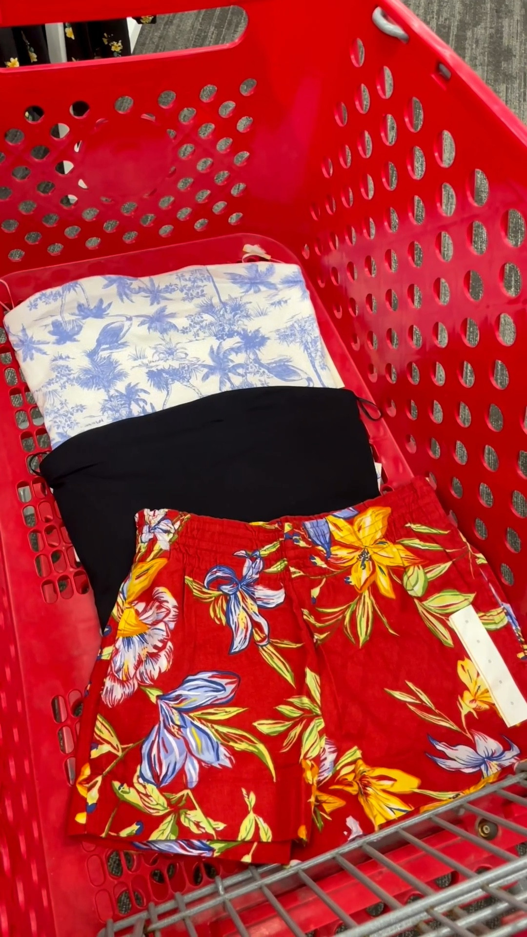 $12 tube top that’s double lined?! Yes. Pls. Paired it with linen pants and shorts at the end. Comes in solids and some fun prints 

#LTKootd #LTKSeasonal #LTKTravel