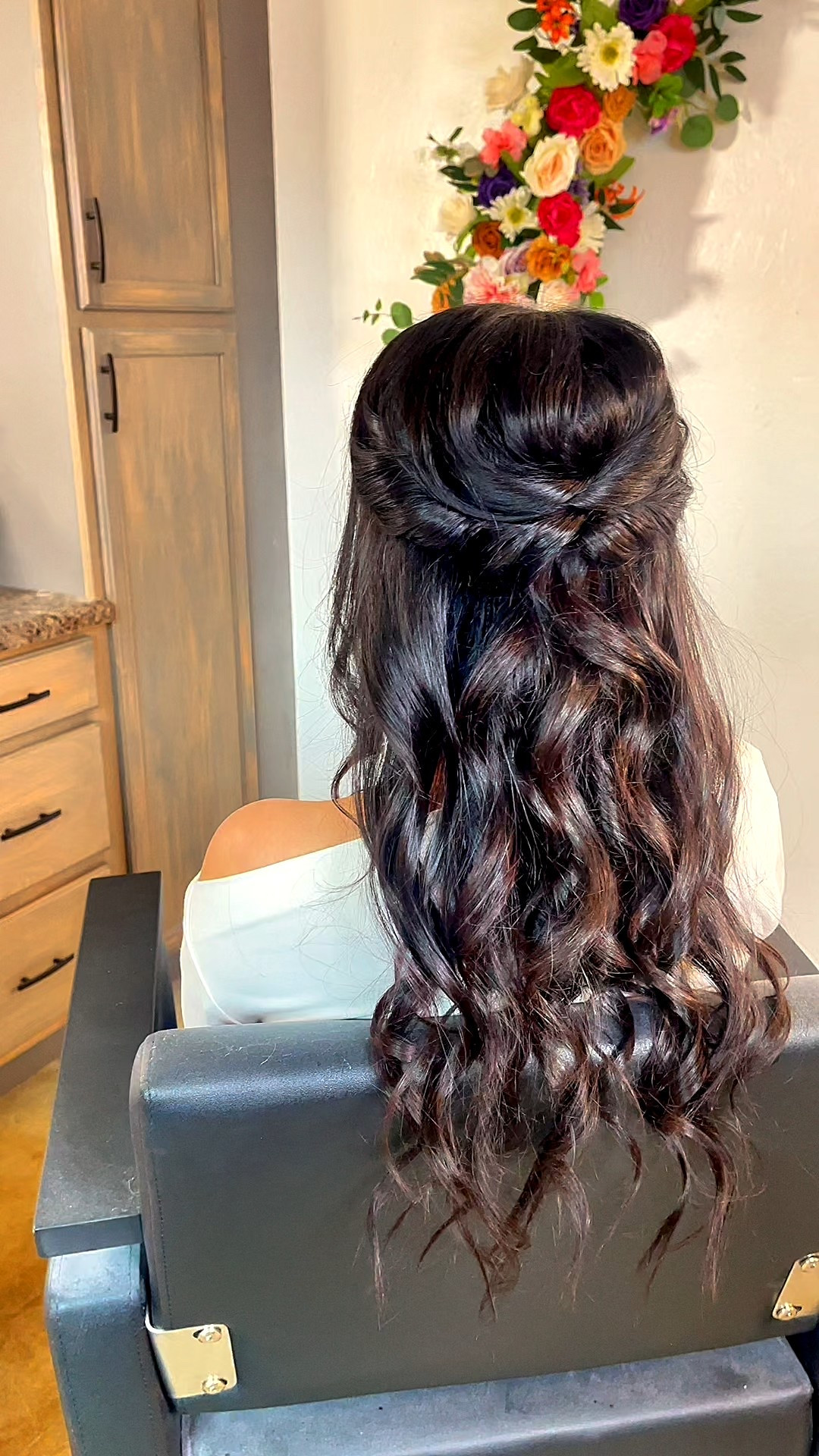 Soft Curls.

Whimsy Twists.

Bouncy + Touchable Volume. 

The recipe for your perfect bridal hair. ✨

Makeup + Hair: @theglamourranch

#LTKBeauty #LTKHoliday #LTKWedding