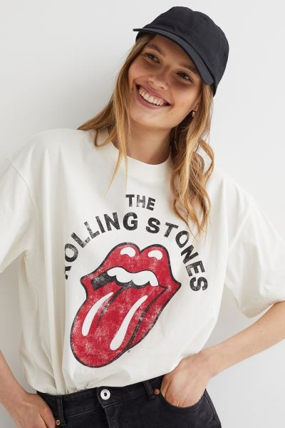 Oversized Printed T-shirt
							
							$17.99 | H&M (US + CA)