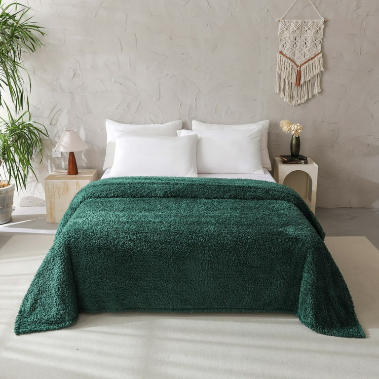 Mainstays Faux Shearling Blanket, Dk. Green, King 102"X90", for Adult | Walmart (US)