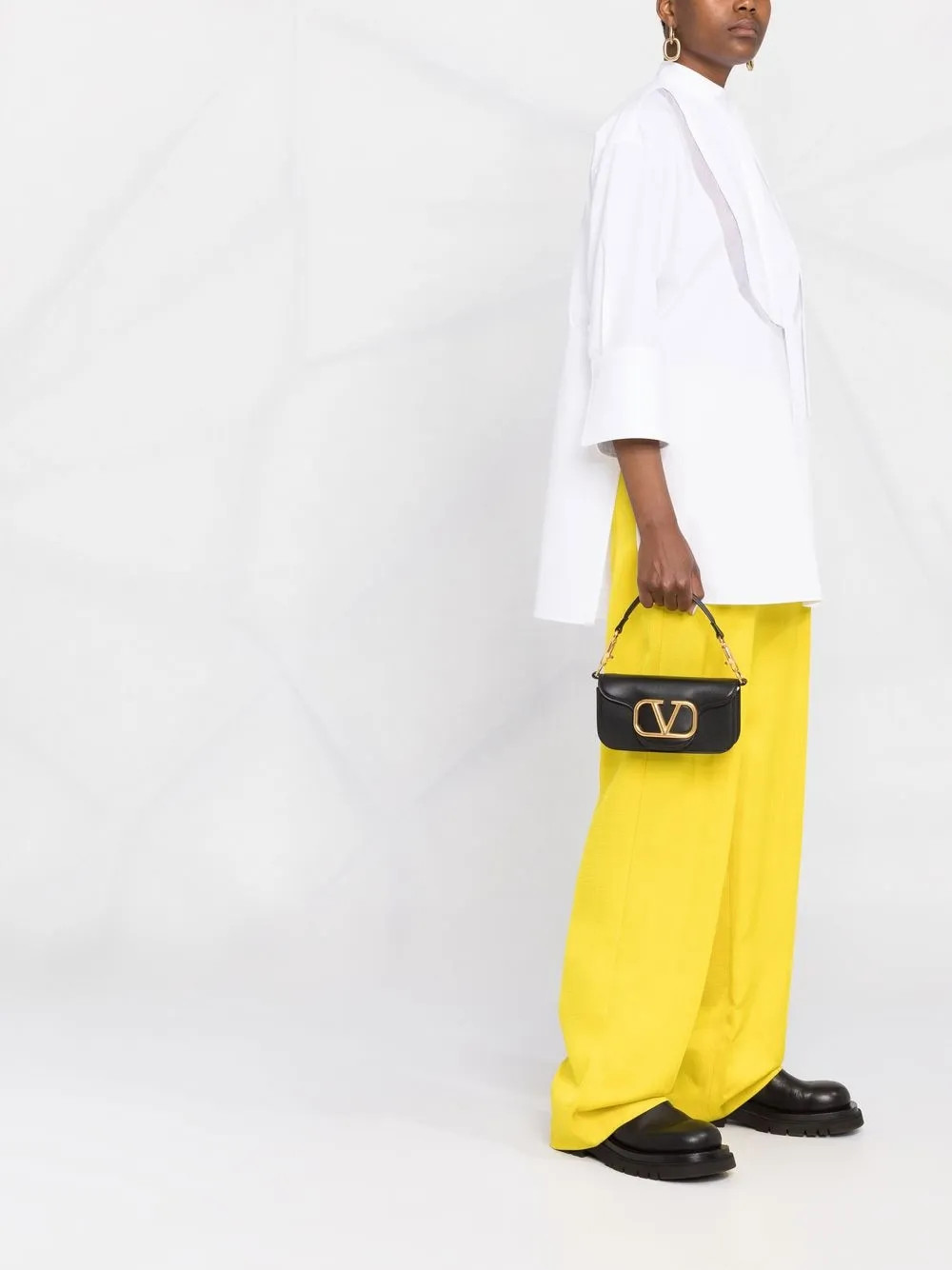 Valentino Garavani Bolsa Tiracolo Locò Pequena  | Preto | FARFETCH BR | Farfetch (BR)