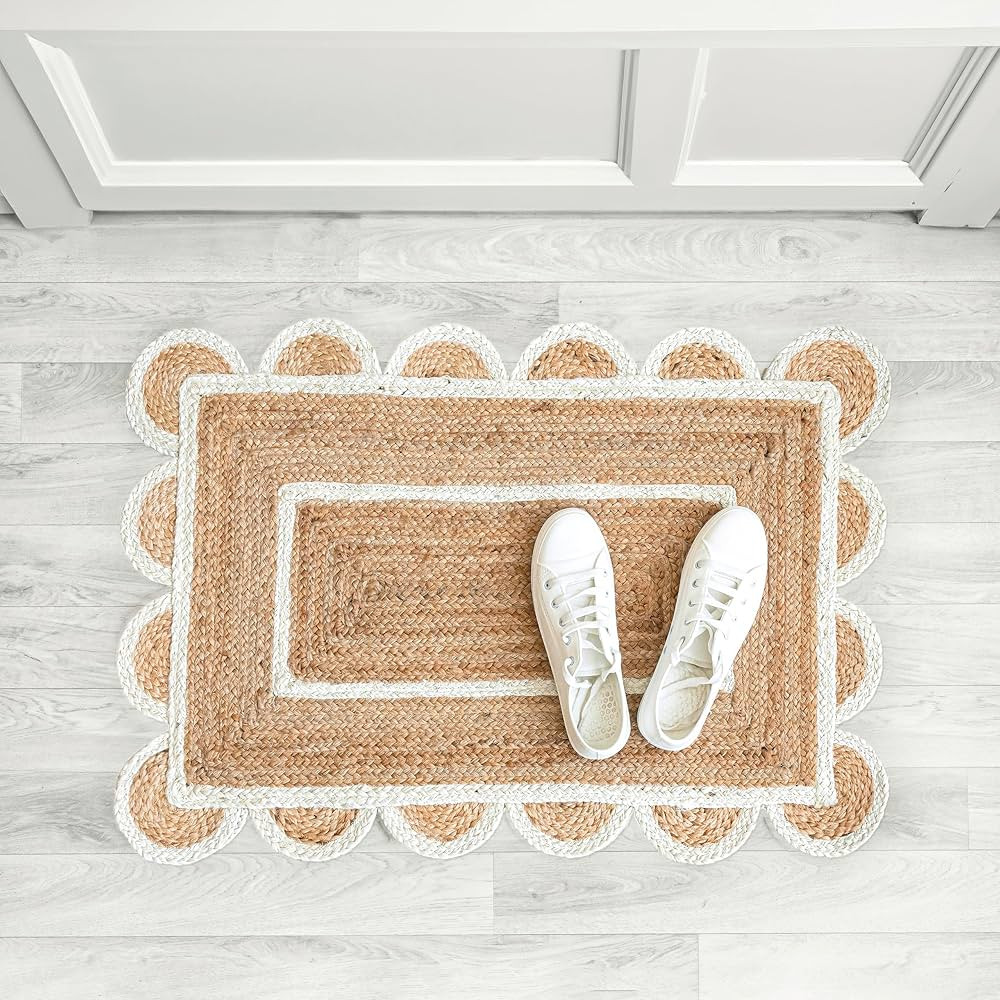 Weaving Village Scalloped Natural Jute Area Rug, Natural Base Off White Trim, 2x3 | Amazon (US)