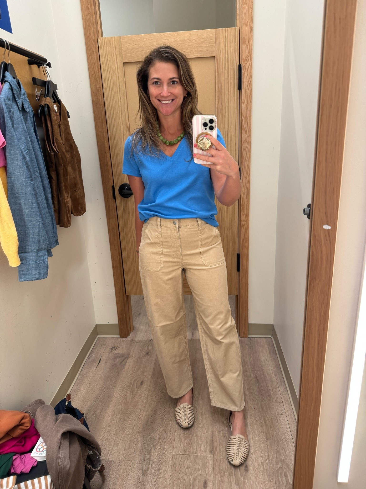 Barrel leg corduroys yes please !!! Perfect fall pants

#LTKootd #LTKdayinmylife #LTKSeasonal