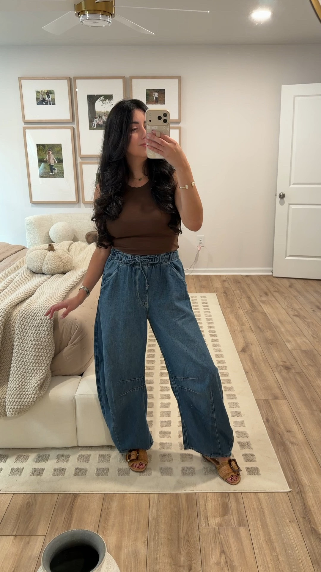 $35 Barrel Jeans ( Mid Rise Easy Horseshoe Jeans) I’m 5’2 and I’m wearing regular size 2. That’s why looks like high rise! 🤎✨

Elasticized waist with drawcords, four-pocket styling & seams at sides.

#LTKBeauty #LTKootd #LTKmomlife