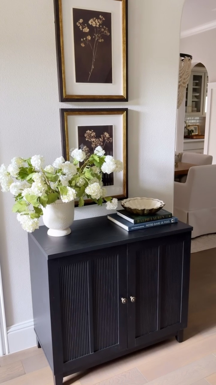 O B S E S S E D with this new console table in our entryway! 😍

#LTKSeasonal #LTKHome